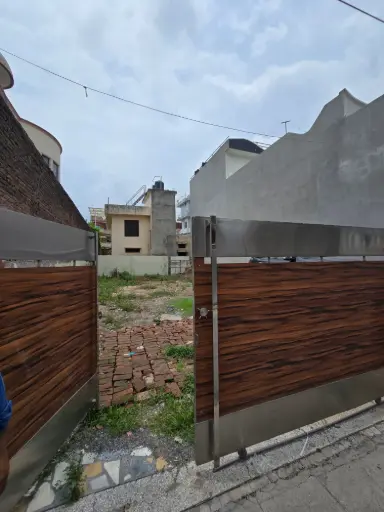 Premium 256 Gaj Gated Plot in Prime Location